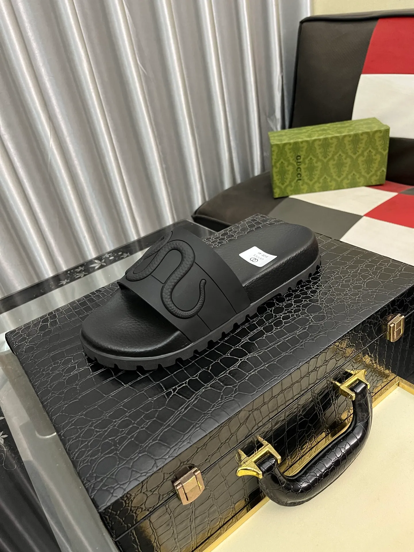 Men's men's shoes💰260⌚️⌚️ＧＵＣＣＩ.Gucci.Official website 1:1 popular slippers hot sale! Original original material 🩴 SIZE: 38-46 (45.46 non-refundable)